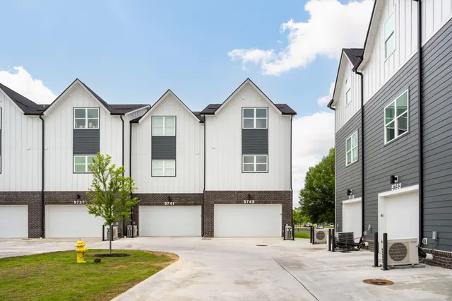 $1,695 | 5753 Sofias Circle, Chattanooga, TN 37411