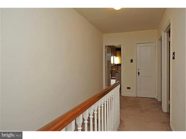 5746 Drexel Road Philadelphia, PA 19131 - Photo 14 of 25 Hallway