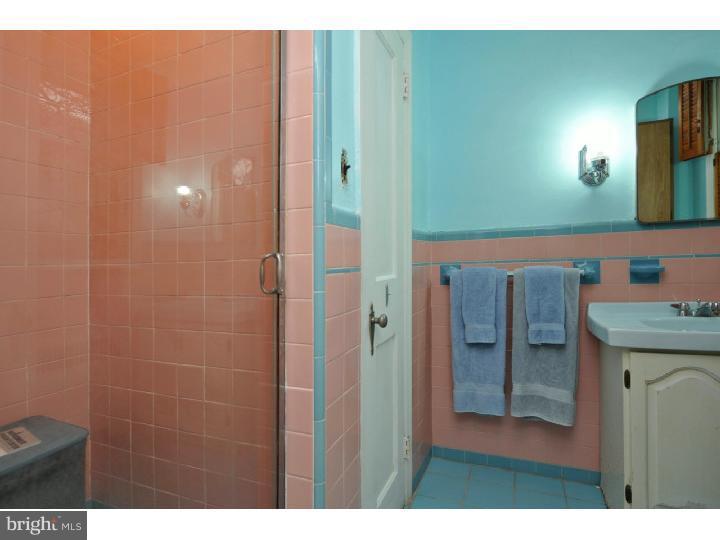 5746 Drexel Road Philadelphia, PA 19131 - Photo 15 of 25 Bathroom