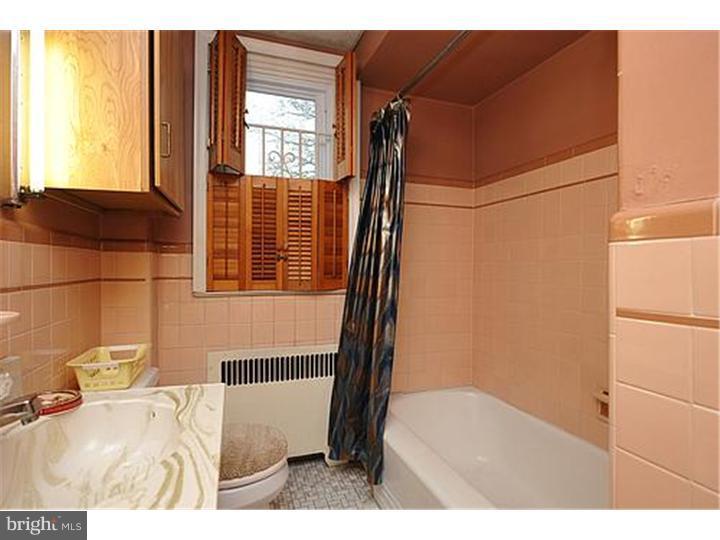 5746 Drexel Road Philadelphia, PA 19131 - Photo 20 of 25 Master Bathroom