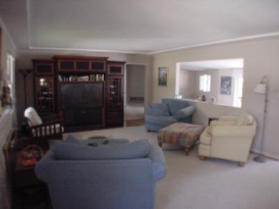 301 Del Norte Road Ojai, CA 93023 - Photo 6 of 6 Light and bright living room