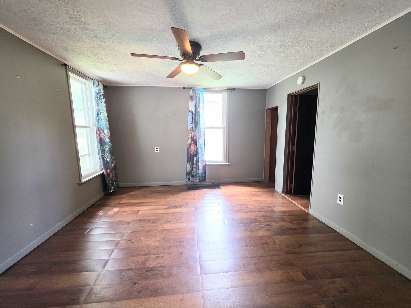 919 East Johnson Street Clinton, IL 61727 - Photo 5 of 13