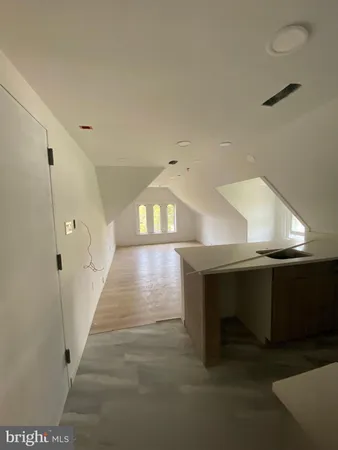 $1,300 | 260 West Johnson Street, Unit 5L, Philadelphia, PA 19144