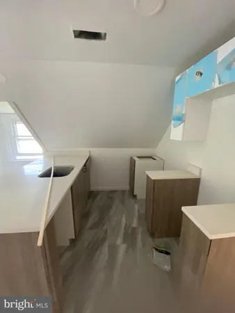 $1,300 | 260 West Johnson Street, Unit 5L, Philadelphia, PA 19144