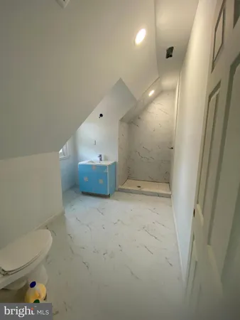 $1,300 | 260 West Johnson Street, Unit 5L, Philadelphia, PA 19144