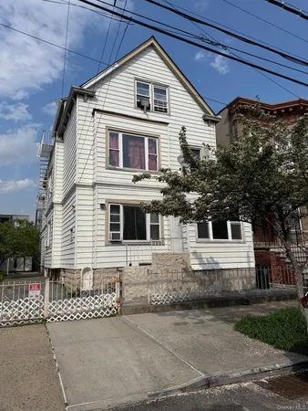 $915,000 | 1714 St Peters Avenue | Westchester Village