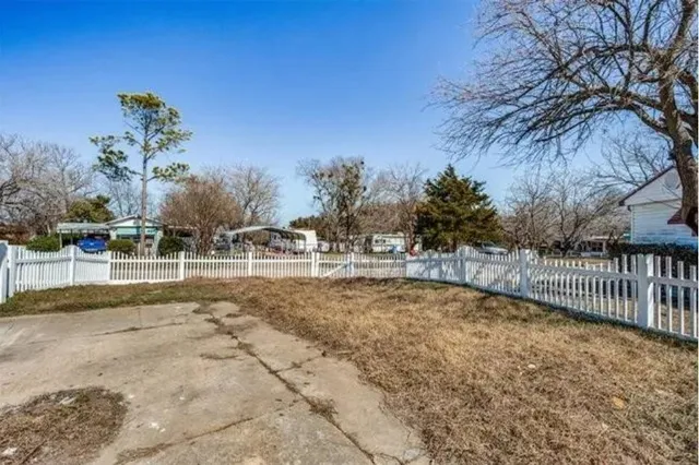 $2,000 | 154 Dixon Street, Mesquite, TX 75181