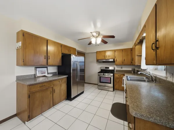 $334,900 | 3718 Hillcrest Place, Johnsburg, IL 60051
