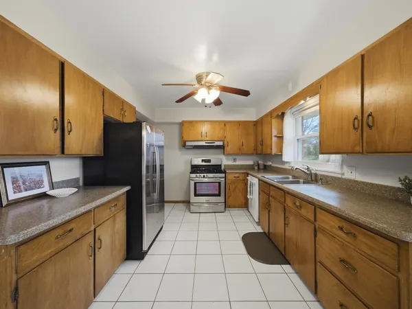 $334,900 | 3718 Hillcrest Place, Johnsburg, IL 60051