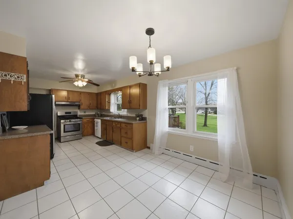 $334,900 | 3718 Hillcrest Place, Johnsburg, IL 60051