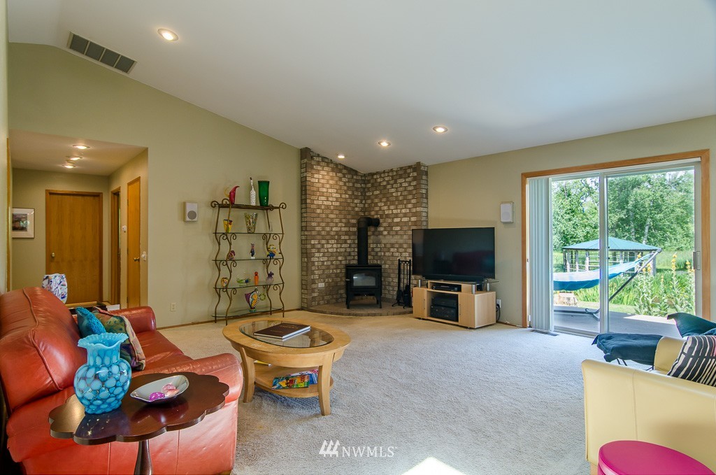 274 Kelly Road Bellingham, WA 98226 - Photo 3 of 25