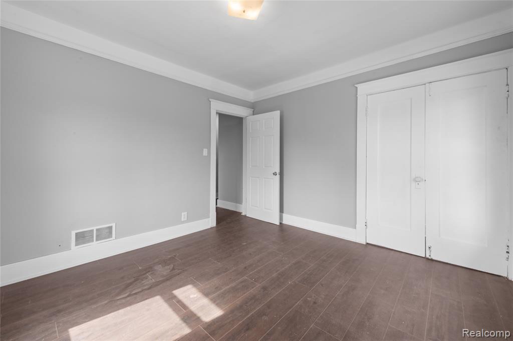 21855 Schoenherr Road Warren, MI 48089 - Photo 23 of 41