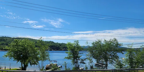 $2,350 | 1330 Lake Street, Unit 4, Bristol, NH 03222