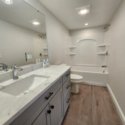 $2,350 | 1330 Lake Street, Unit 4, Bristol, NH 03222