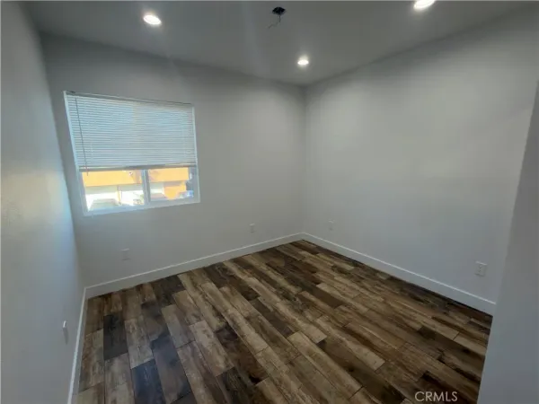 $2,100 | 521 West 78th Street, Los Angeles, CA 90044