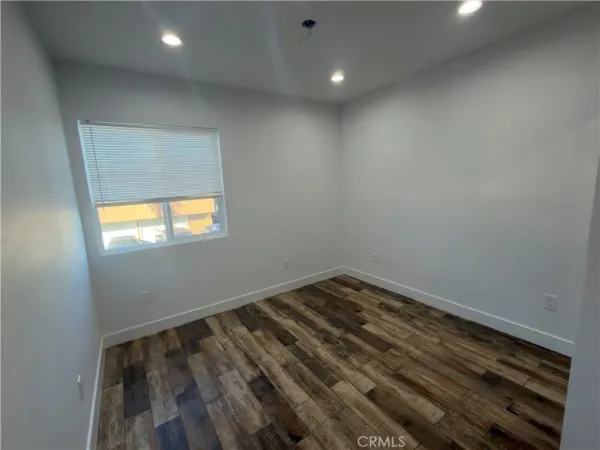 $2,100 | 521 West 78th Street, Los Angeles, CA 90044