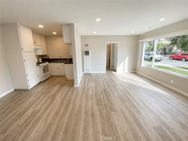 $2,450 | 919 East Acacia Avenue, Unit E, Glendale, CA 91205