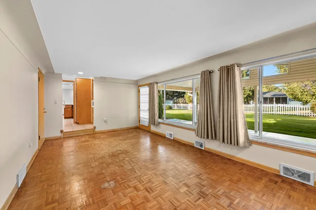 $425,000 | 53223 Sophia Drive, Utica, MI 48316