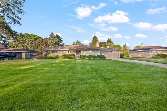 $425,000 | 53223 Sophia Drive, Utica, MI 48316