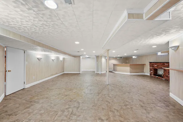 $425,000 | 53223 Sophia Drive, Utica, MI 48316