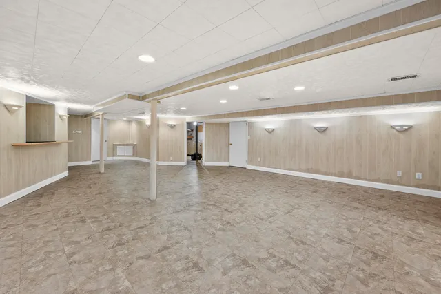 $425,000 | 53223 Sophia Drive, Utica, MI 48316