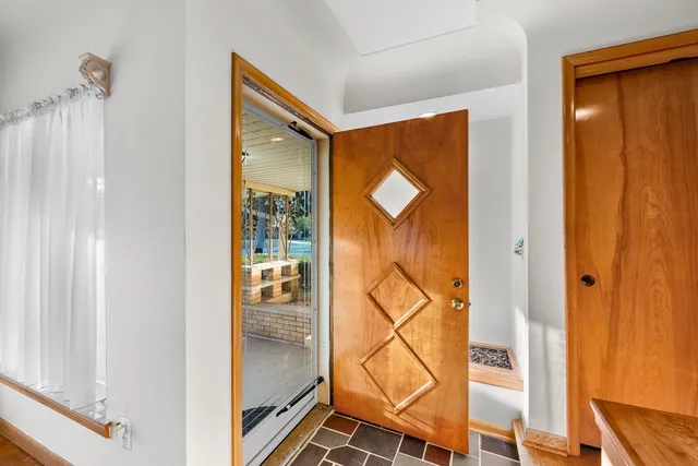 $425,000 | 53223 Sophia Drive, Utica, MI 48316