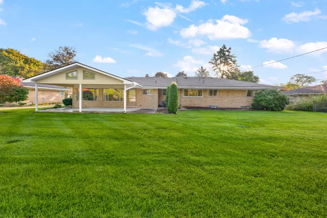 $425,000 | 53223 Sophia Drive, Utica, MI 48316