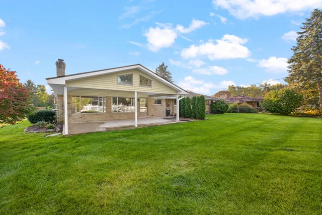 $425,000 | 53223 Sophia Drive, Utica, MI 48316