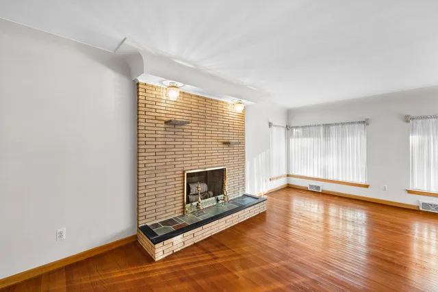 $425,000 | 53223 Sophia Drive, Utica, MI 48316