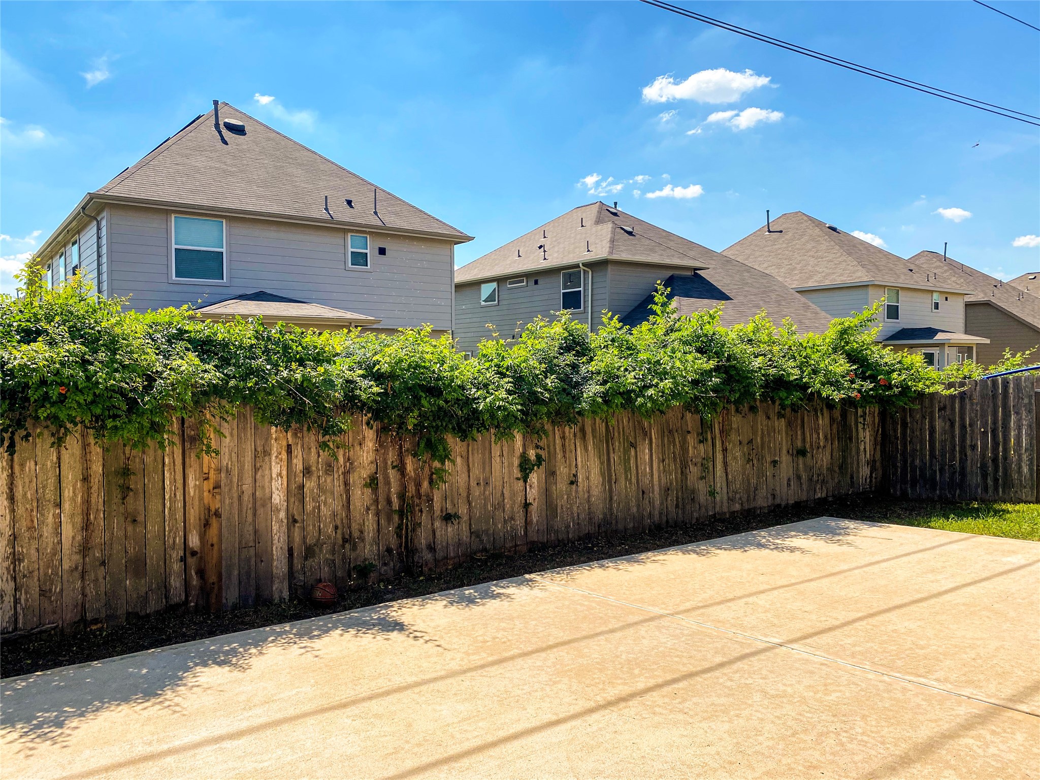 6227 Carnaby Lane Rosenberg, TX 77471 - Photo 28 of 30 Huge patio in the back