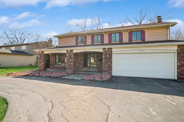 $395,000 | 20832 Sparta Lane, Olympia Fields, IL 60461