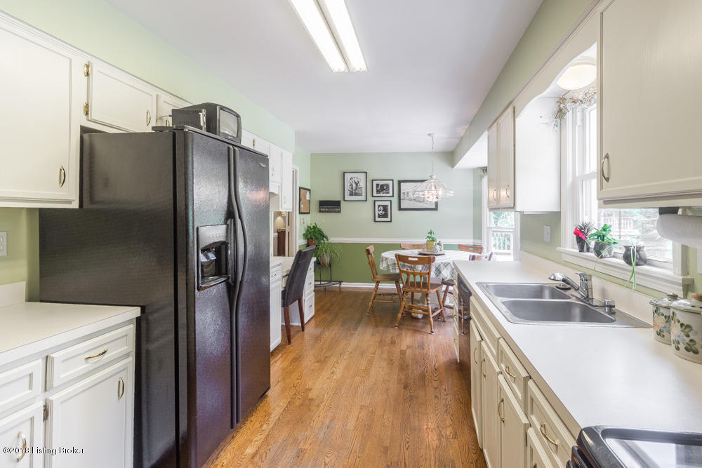 2307 Fallsview Road Louisville, KY 40207 - Photo 9 of 45 2307 Fallsview Rd-11