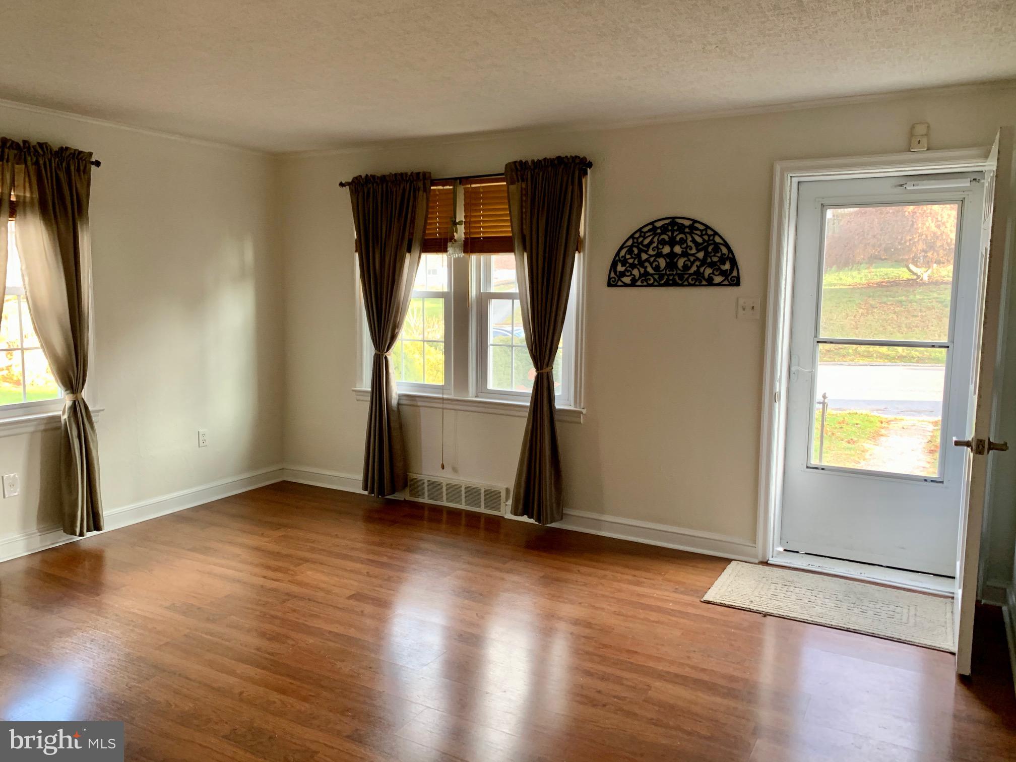 551 Hillcrest Road York, PA 17403 - Photo 11 of 34 Gallery Image 11