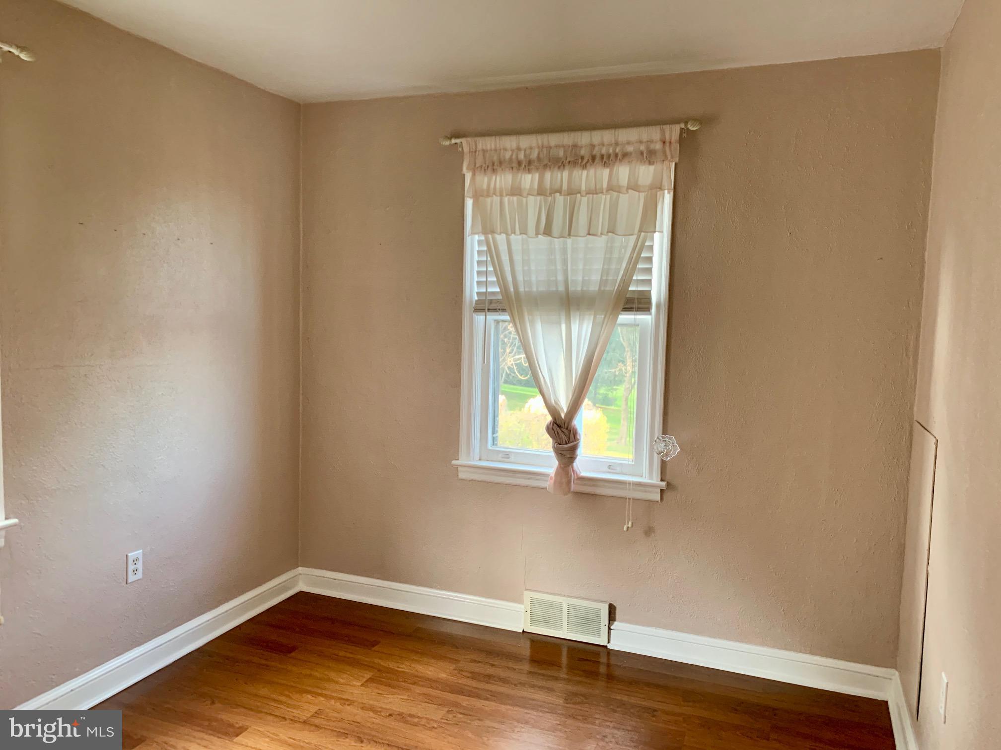 551 Hillcrest Road York, PA 17403 - Photo 17 of 34 Gallery Image 17