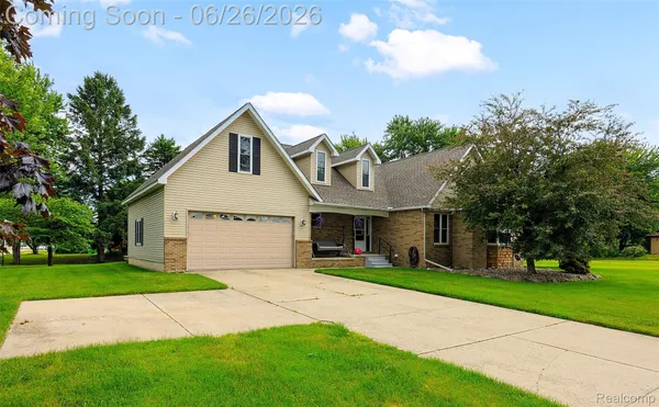 $435,000 | 18570 Hollie Drive, Macomb, MI 48044
