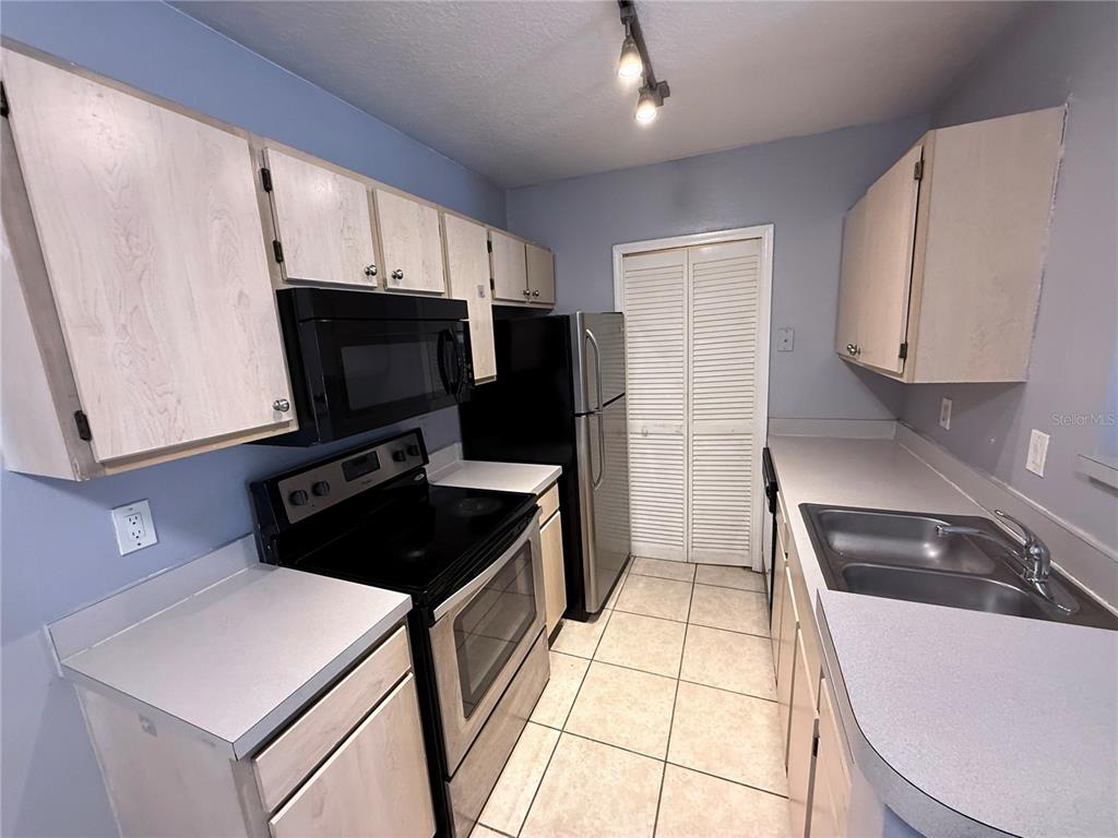 4328 South Kirkman Road, Unit 1303 Orlando, FL 32811 - Photo 4 of 23