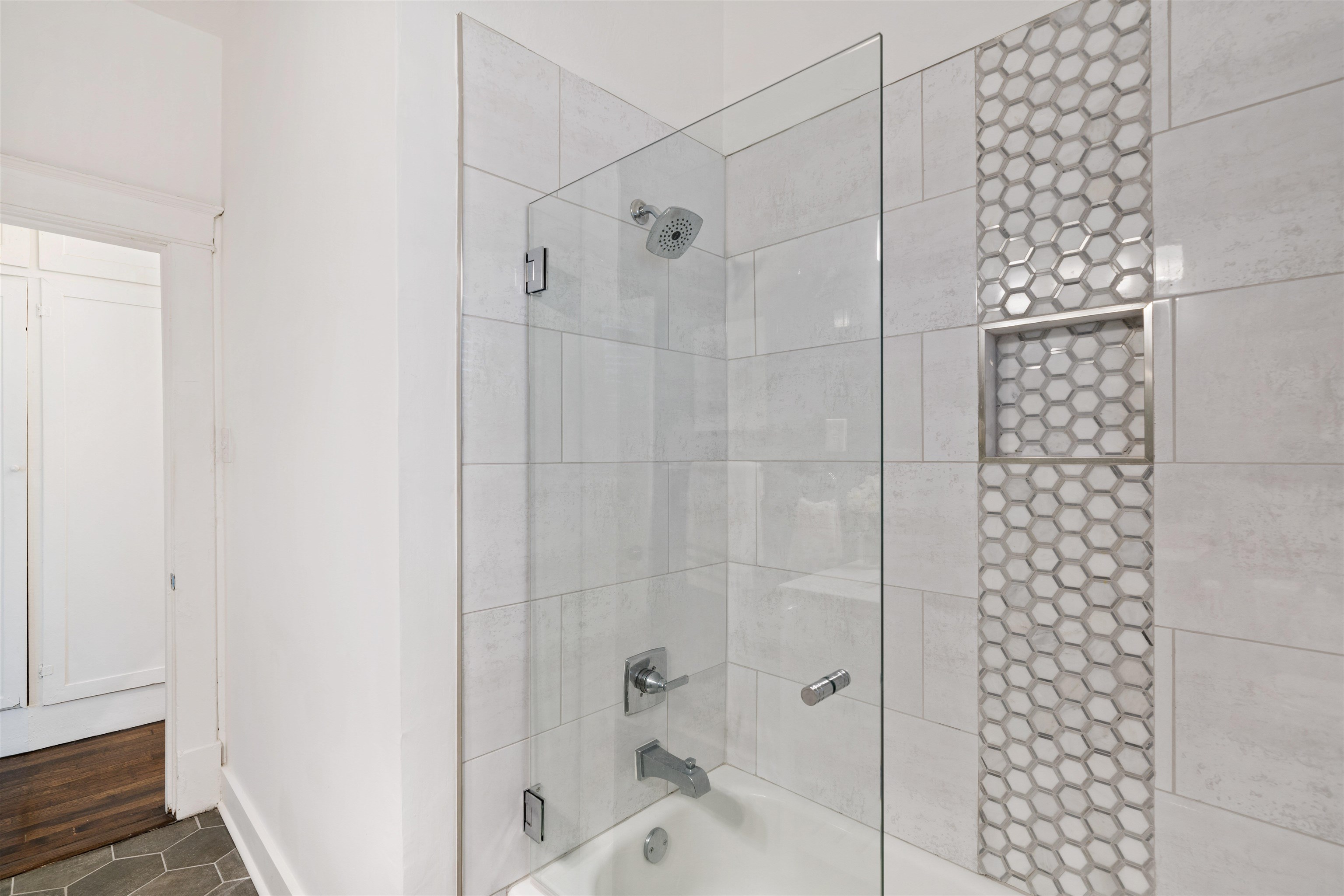 1701 Autumn, Unit 2 Memphis, TN 38112 - Photo 15 of 16 a bathroom with a shower