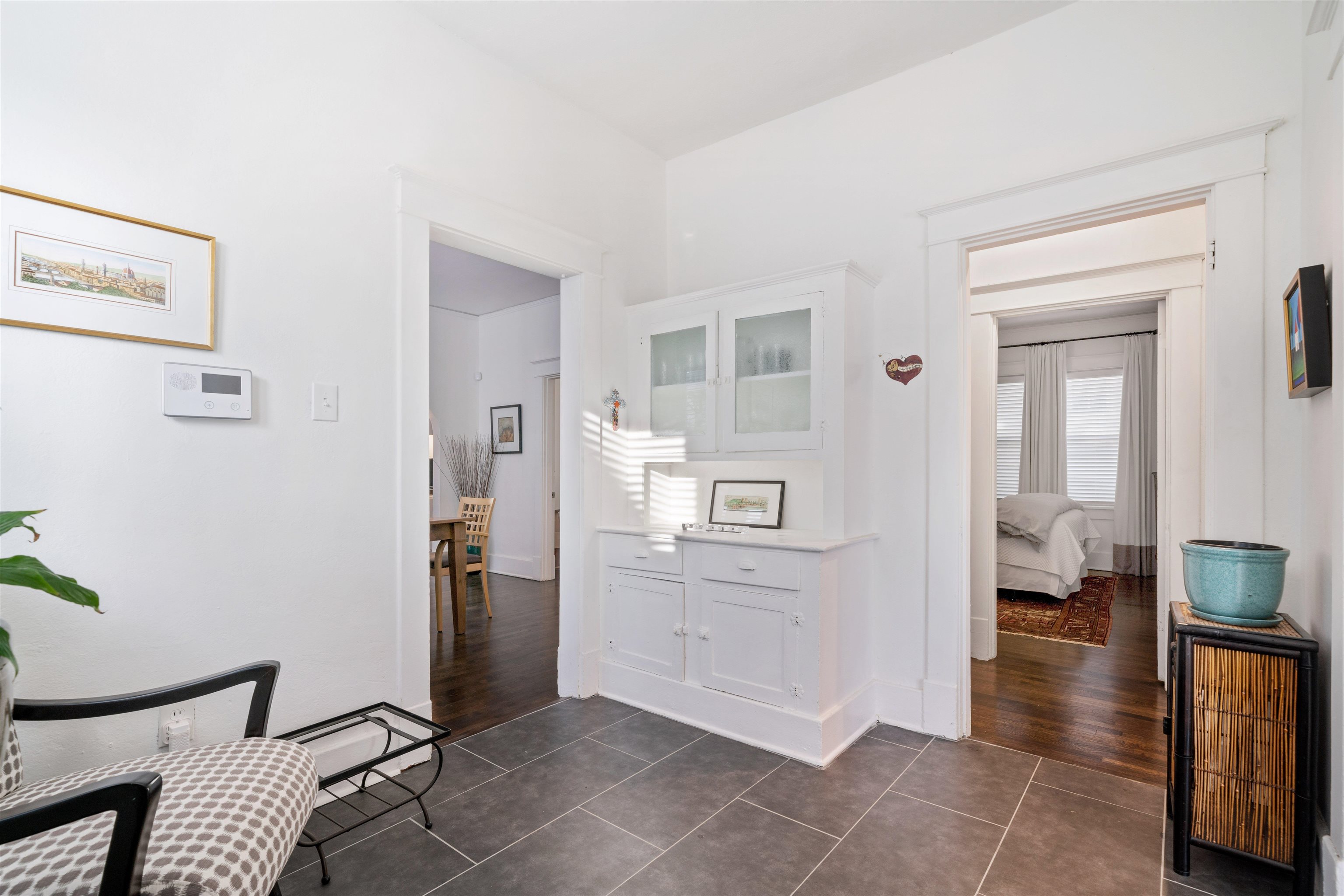 1701 Autumn, Unit 2 Memphis, TN 38112 - Photo 9 of 16 a living room with furniture and a table