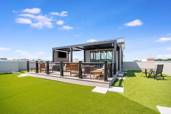 $2,995,000 | 10 Illinois Street, Unit 5A, St. Charles, IL 60174