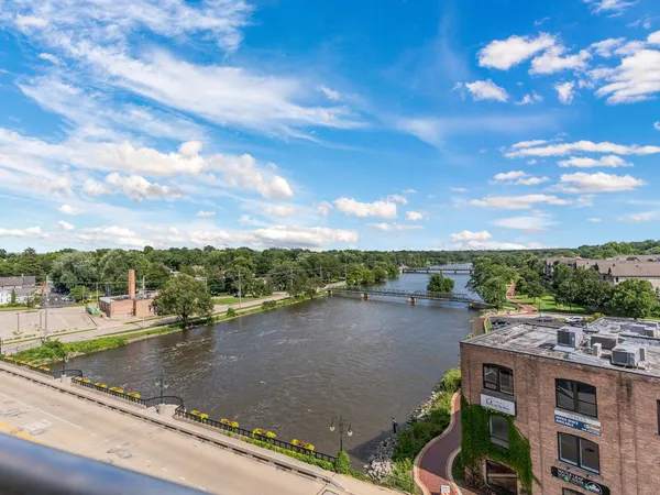$2,995,000 | 10 Illinois Street, Unit 5A, St. Charles, IL 60174