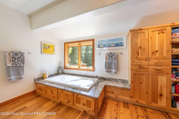 $7,200,000 | 155 East Buck Mountain Road, Jackson, WY 83001