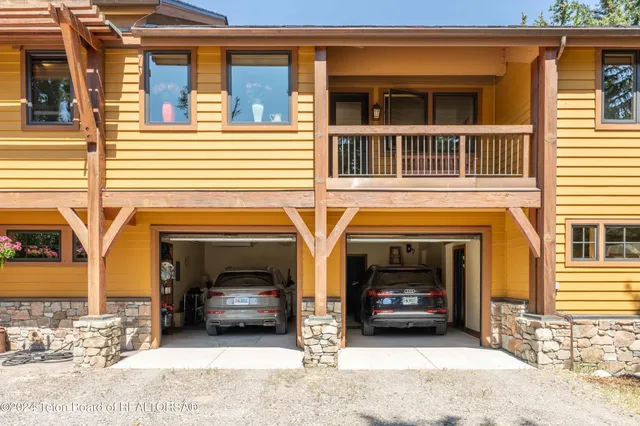 $7,200,000 | 155 East Buck Mountain Road, Jackson, WY 83001