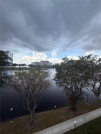 $2,100 | 4805 Northwest 7th Street, Unit 40815, Miami, FL 33126