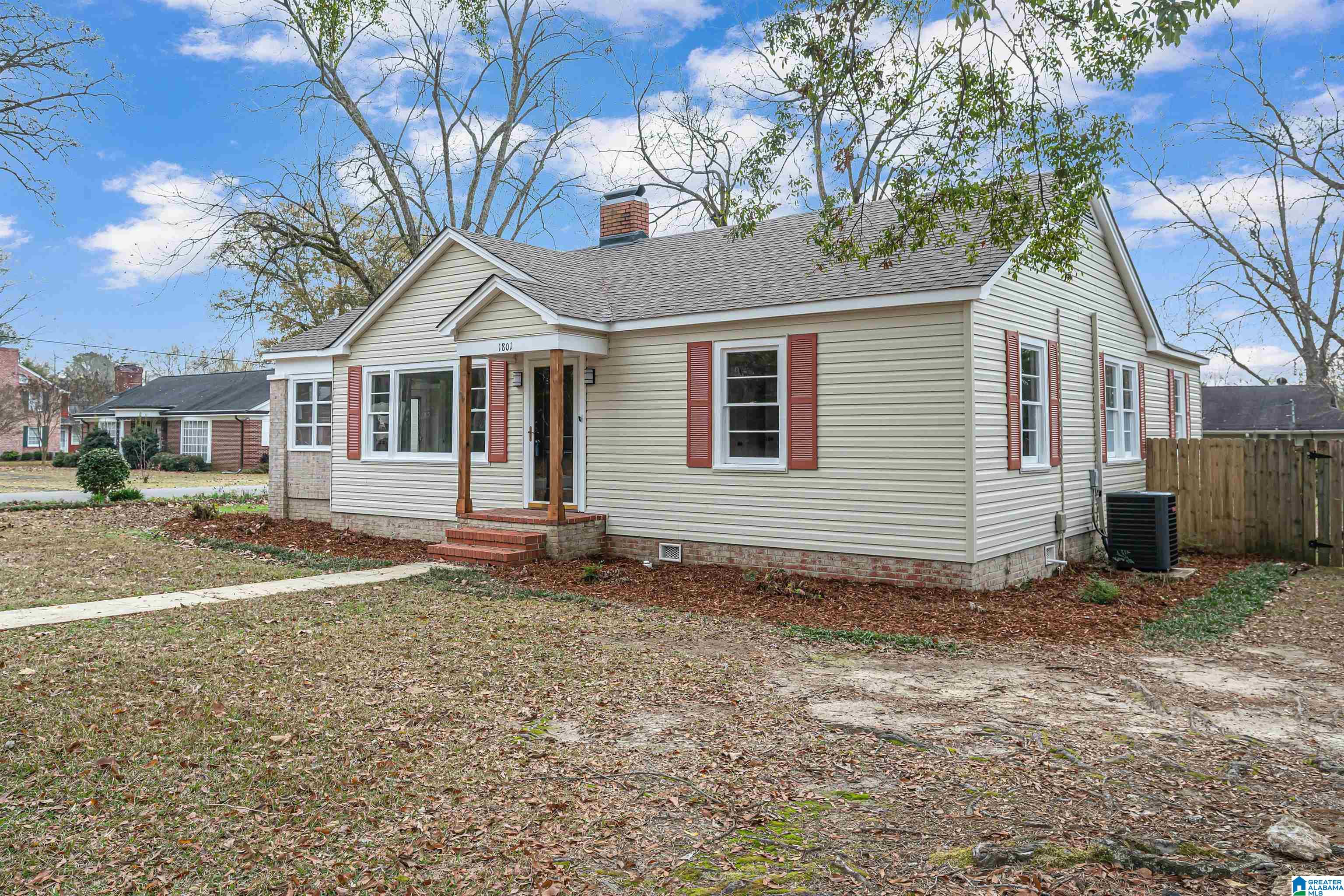 1801 2nd Avenue North Clanton, AL 35045 - Photo 3 of 40