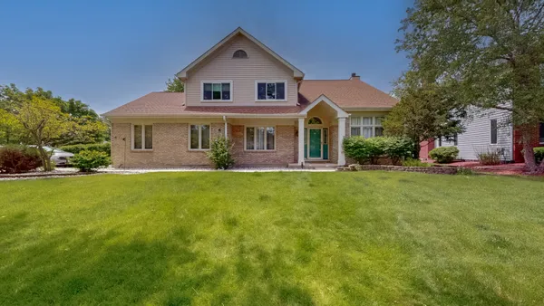 $655,000 | 3527 Hobbes Drive, Naperville, IL 60564