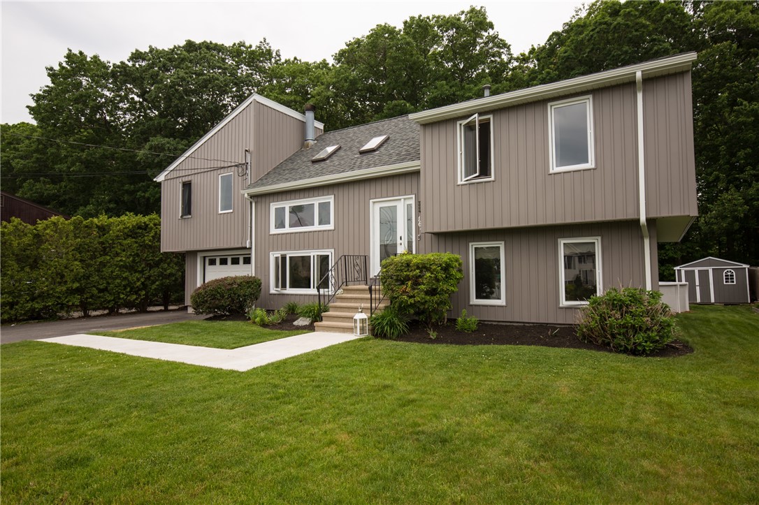164 Mohawk Trail Cranston, RI 02921 - Photo 2 of 40 Gallery Image 2