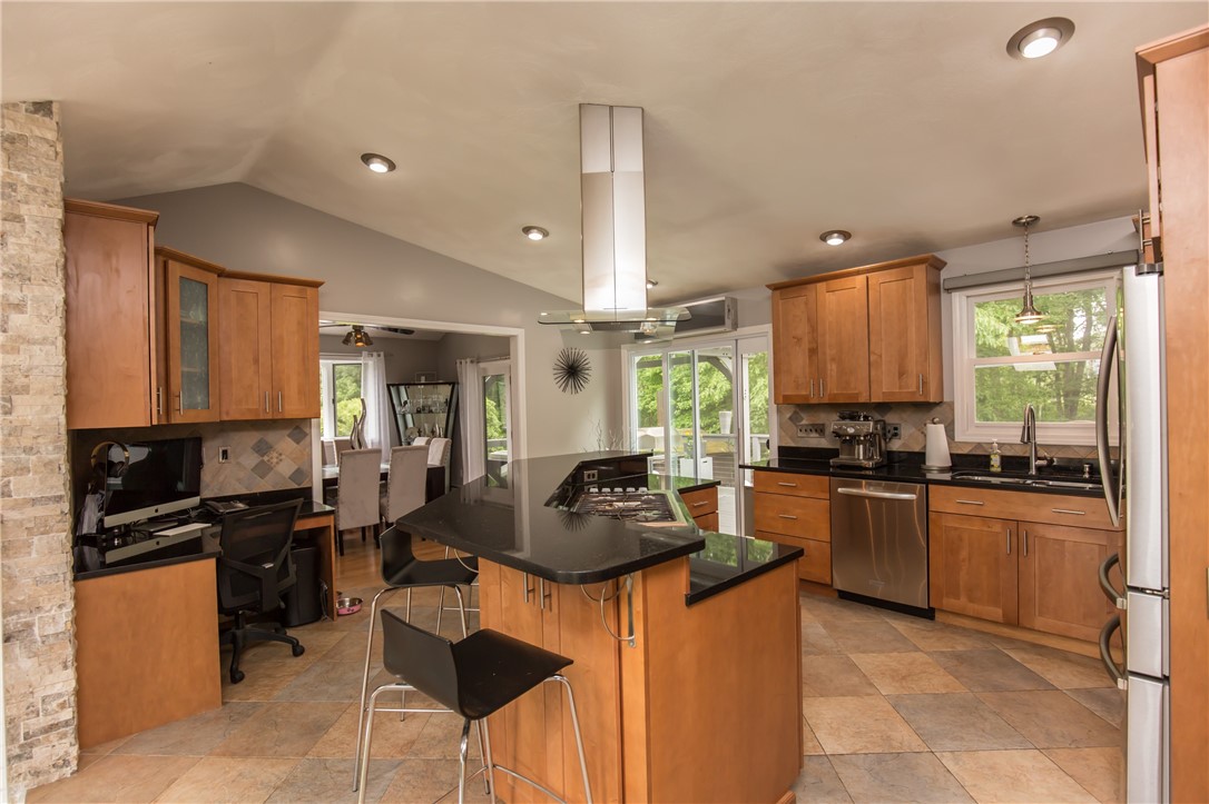 164 Mohawk Trail Cranston, RI 02921 - Photo 6 of 40 Gallery Image 6