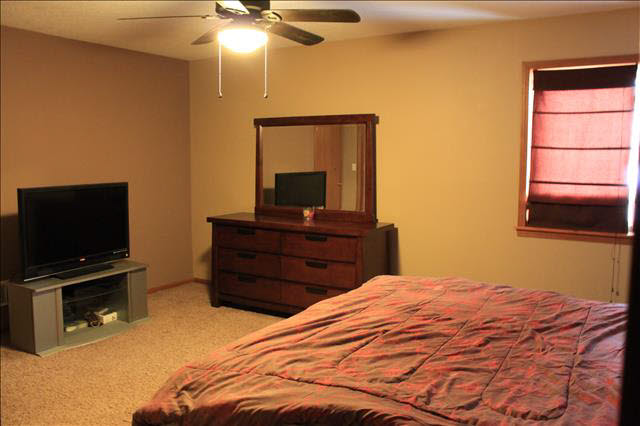 4737 East Dunbar Road Monroe, MI 48161 - Photo 7 of 19 20391585-6.JPG