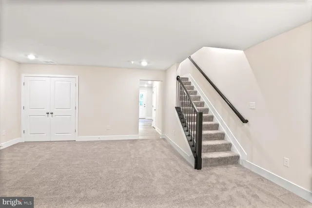 a view of a house and a windows