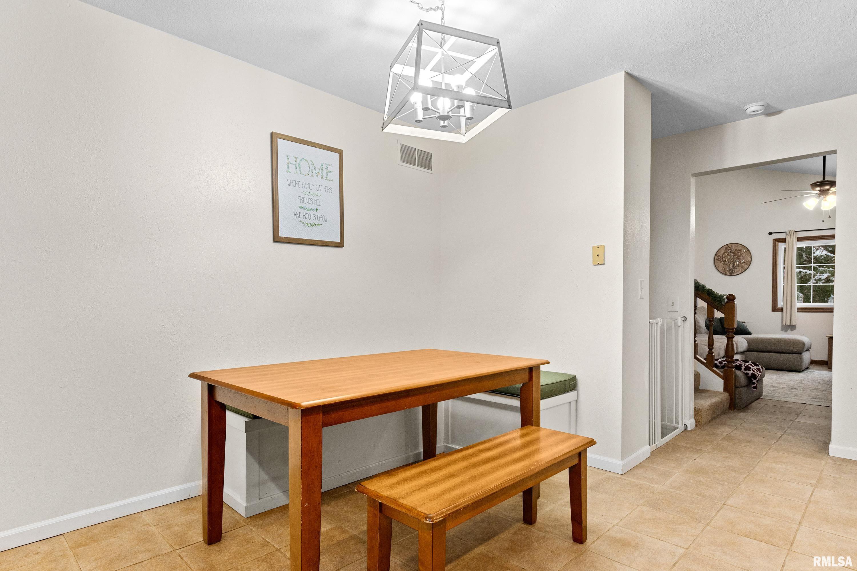 2305 North Lehman Road Peoria, IL 61604 - Photo 13 of 38